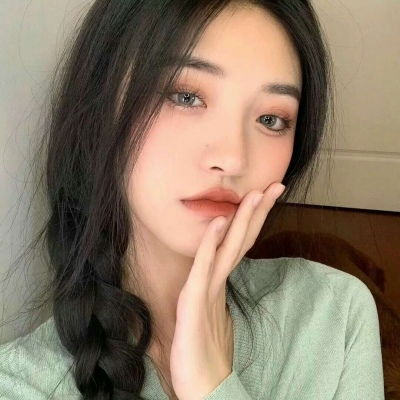 刘德华12岁女儿近照曝光，花5亿富养大的女儿，没想到长成了这样……